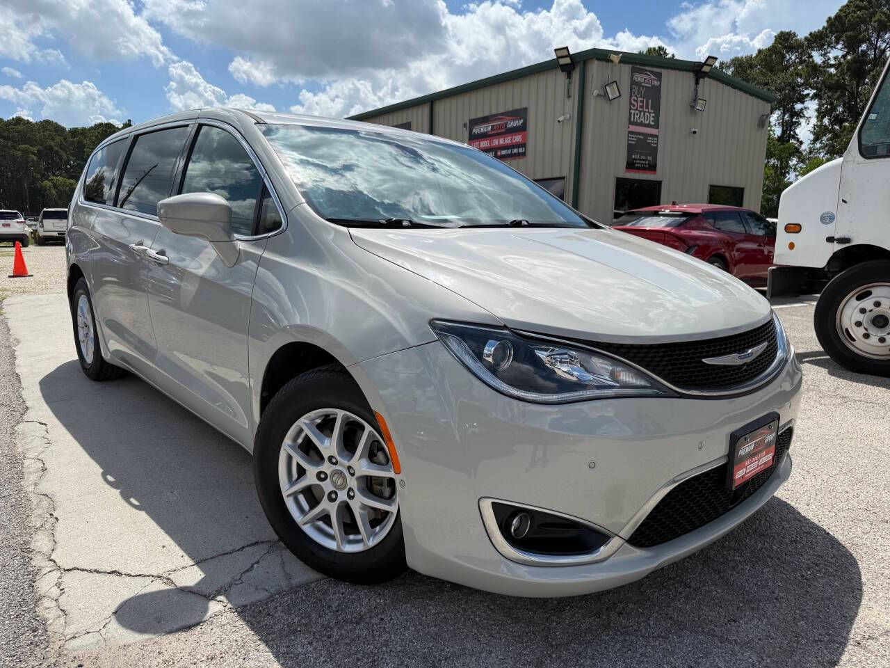 2020 Chrysler Pacifica Touring — Minivan — 124,600 mi — Humble, TX
