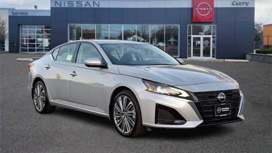 2023 Nissan Altima SL — Sedan — 5,565 mi — Chicopee, MA