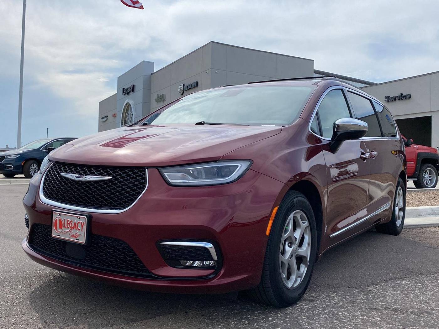 2023 Chrysler Pacifica Limited — Minivan — 60,989 mi — Garden City, KS