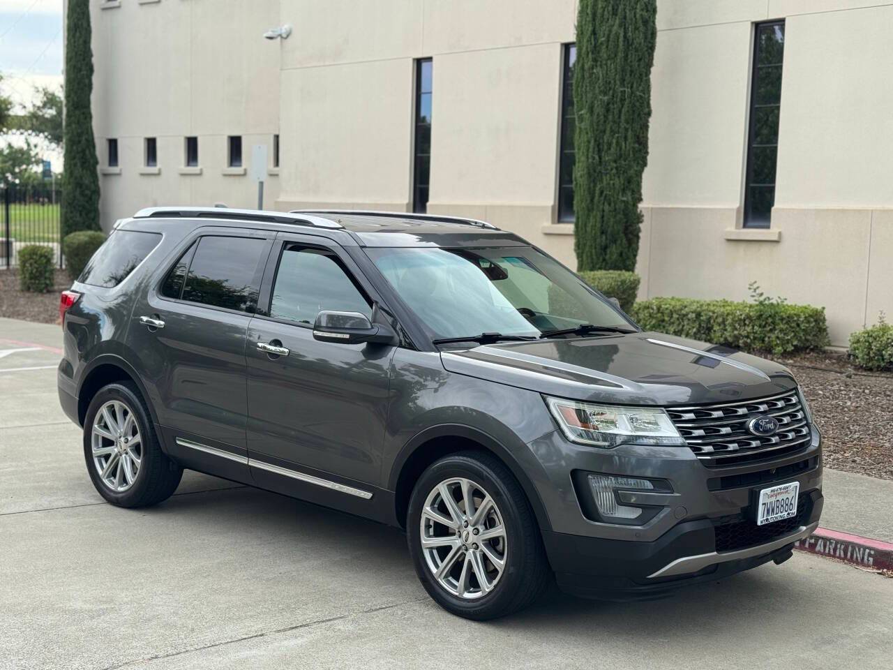 2017 Ford Explorer Limited — SUV — 128,101 mi — Roseville, CA