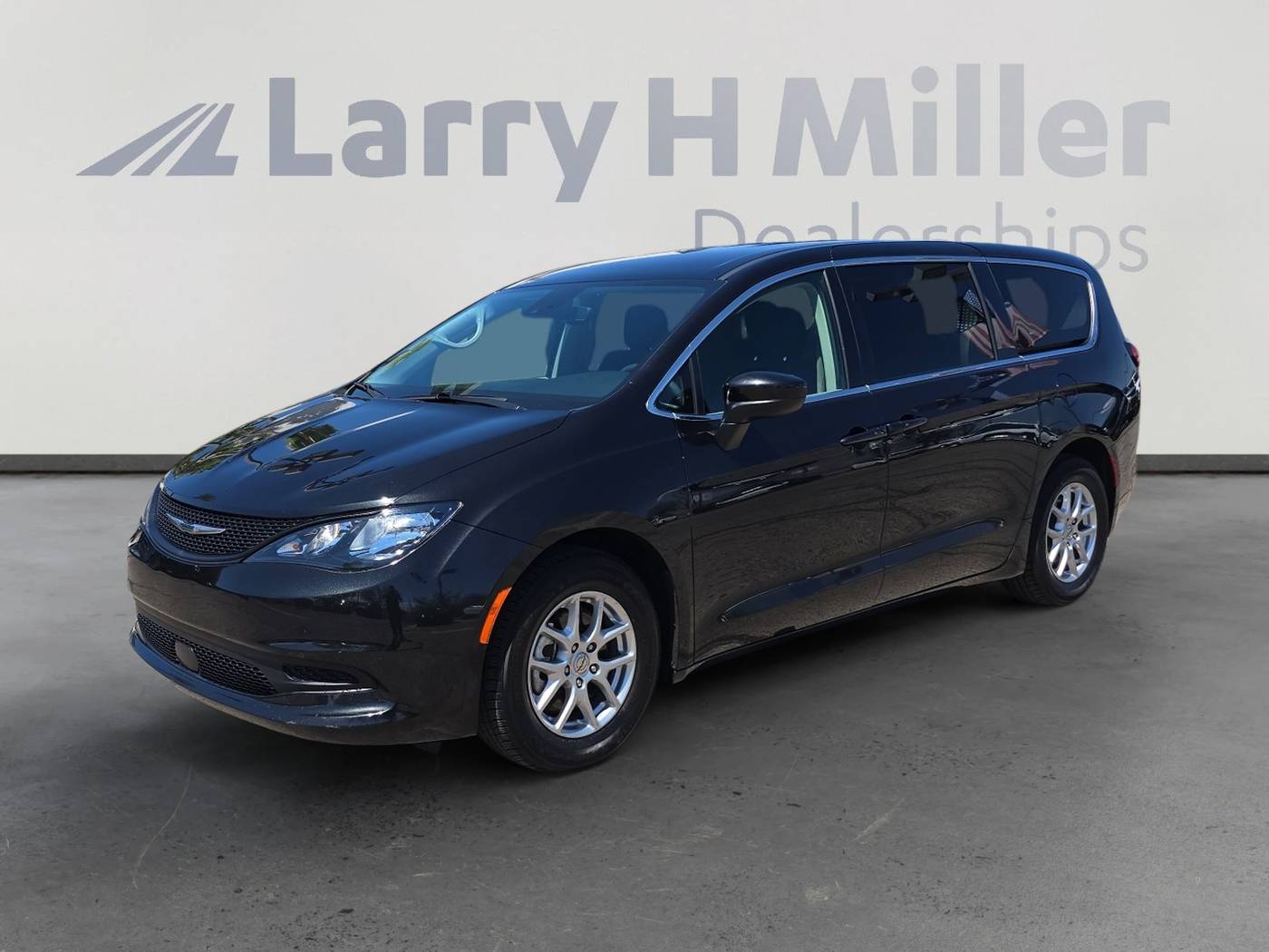 2023 Chrysler Voyager LX — Minivan — 74,633 mi — Tucson, AZ