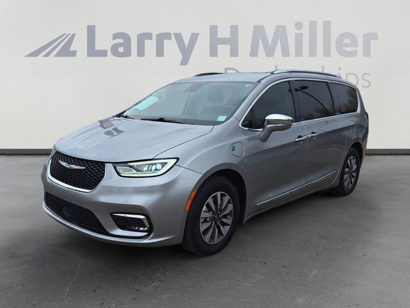 2021 Chrysler Pacifica Hybrid Limited — Minivan — 37,425 mi — Tucson, AZ