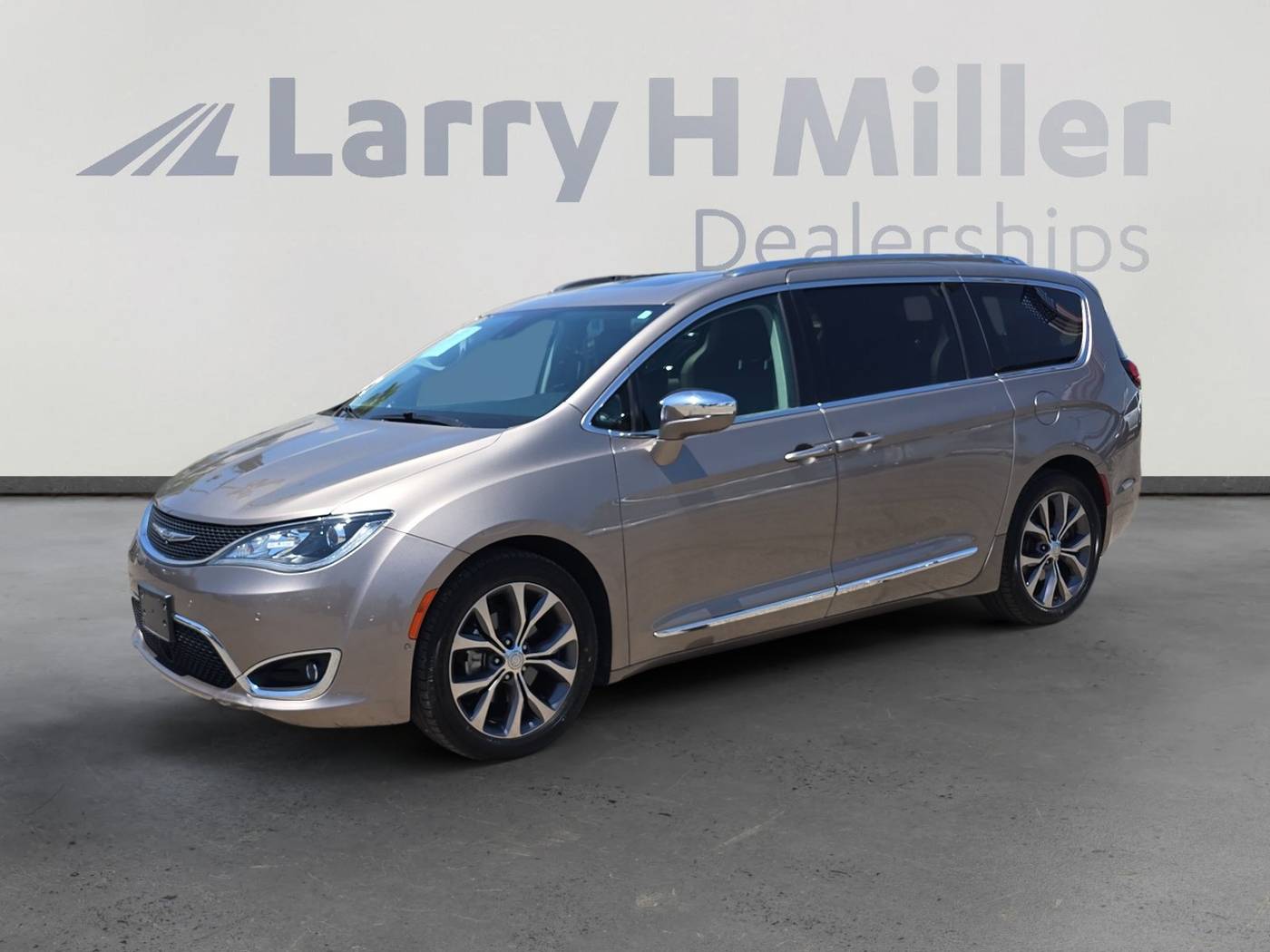 2017 Chrysler Pacifica Limited — Minivan — 151,126 mi — Tucson, AZ