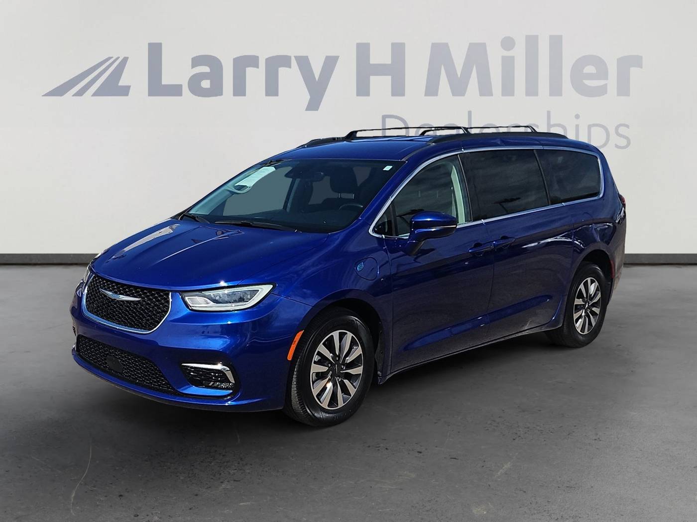 2021 Chrysler Pacifica Hybrid Touring — Minivan — 87,340 mi — Tucson, AZ