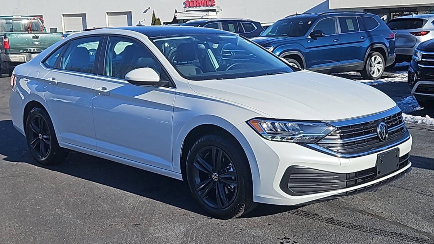 2024 Volkswagen Jetta SE — Sedan — 16,790 mi — Lowell, MA