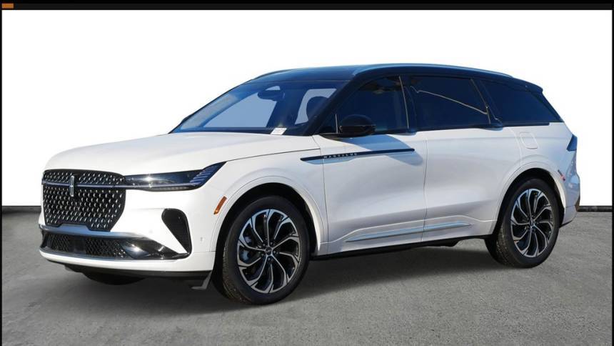 2024 Lincoln Nautilus Reserve — SUV — 8,671 mi — St. Paul, MN
