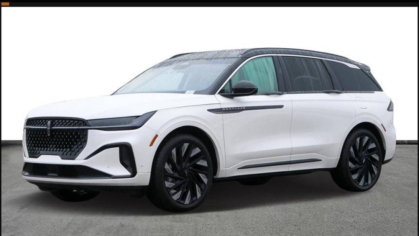 2024 Lincoln Nautilus Black Label — SUV — 733 mi — St. Paul, MN