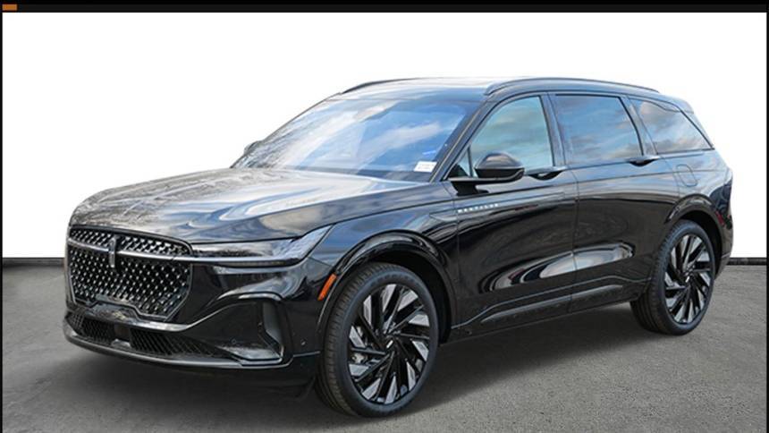 2024 Lincoln Nautilus Reserve — SUV — 1,797 mi — St. Paul, MN