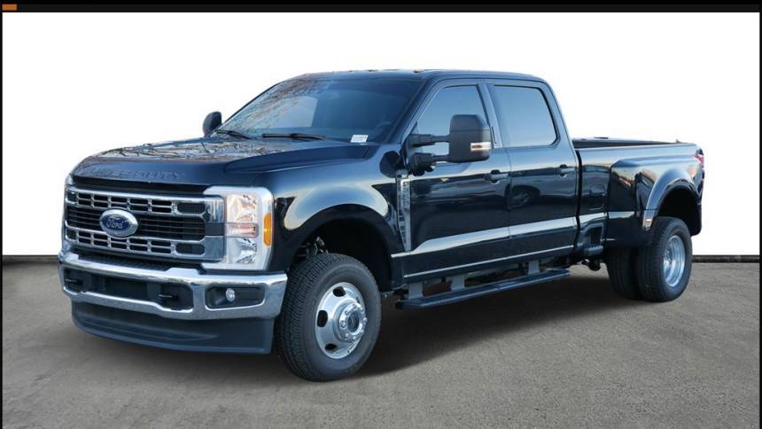 2023 Ford Super Duty F-350 XLT — Pickup Truck — 10,949 mi — St. Paul, MN