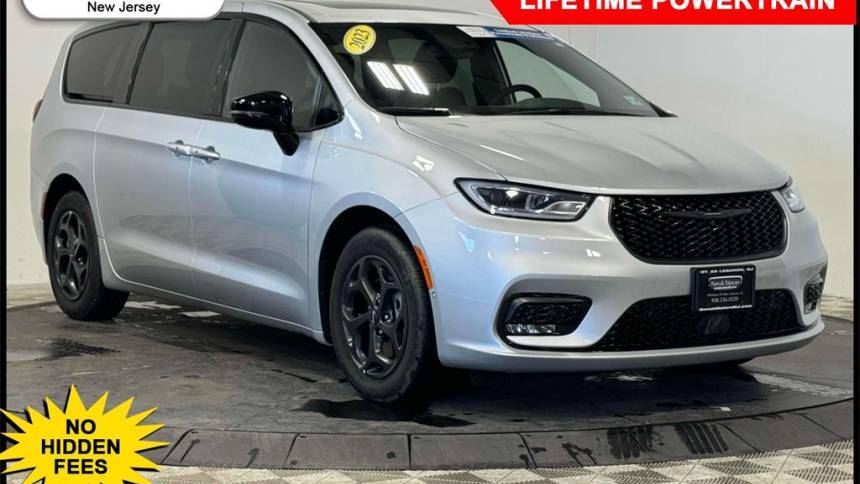 2023 Chrysler Pacifica Hybrid Limited — Minivan — 8,078 mi — Lebanon, NJ