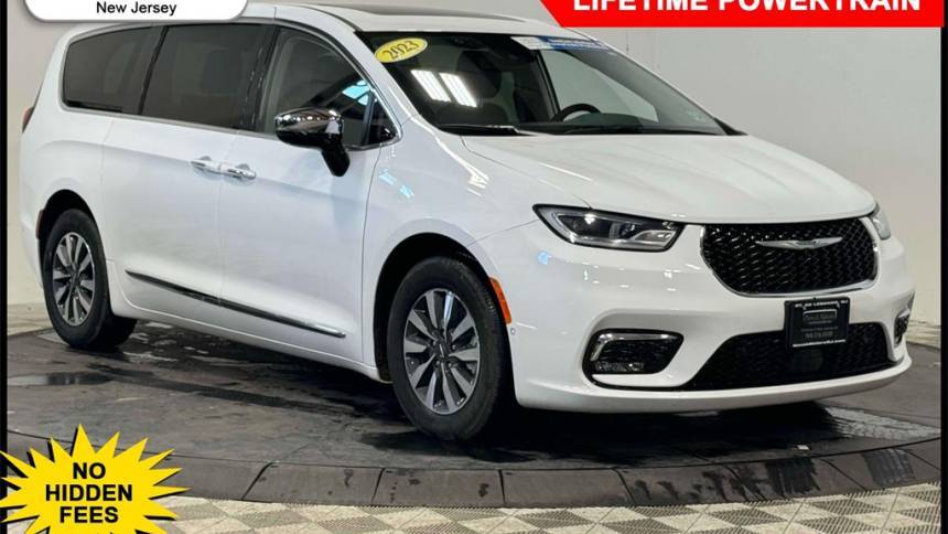 2023 Chrysler Pacifica Hybrid Limited — Minivan — 4,092 mi — Lebanon, NJ