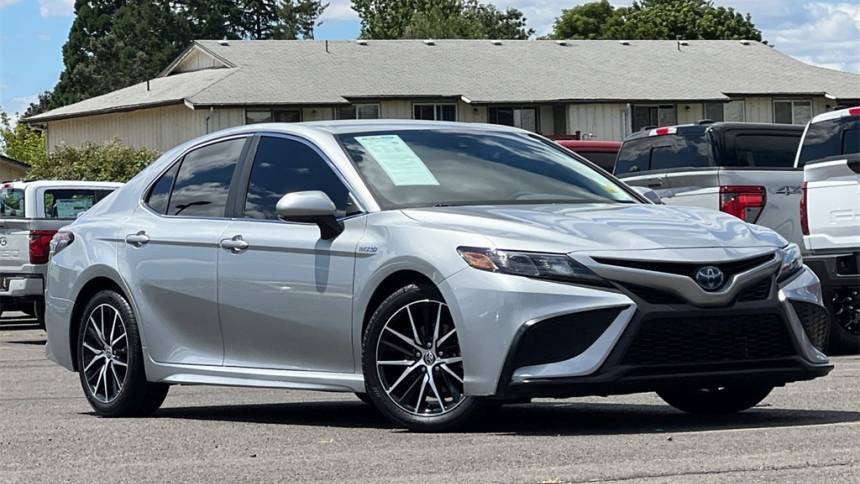 2021 Toyota Camry Hybrid SE — Sedan — 60,635 mi — Keizer, OR