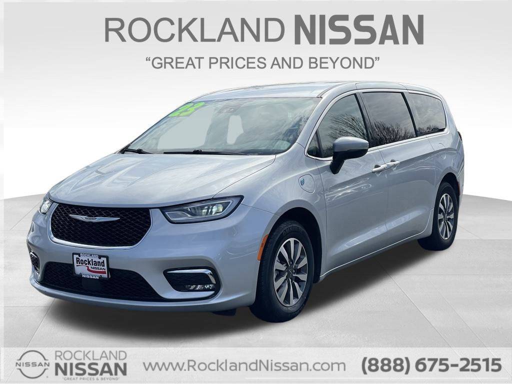 2023 Chrysler Pacifica Hybrid Touring L — Minivan — 60,457 mi — Blauvelt, NY