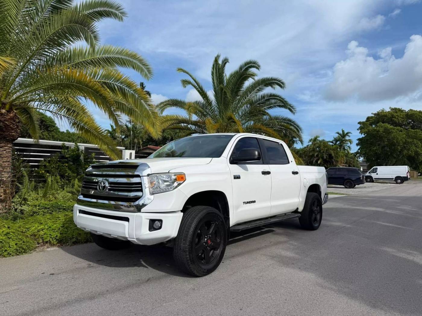 2017 Toyota Tundra SR5 — Pickup Truck — 105,464 mi — Miami, FL