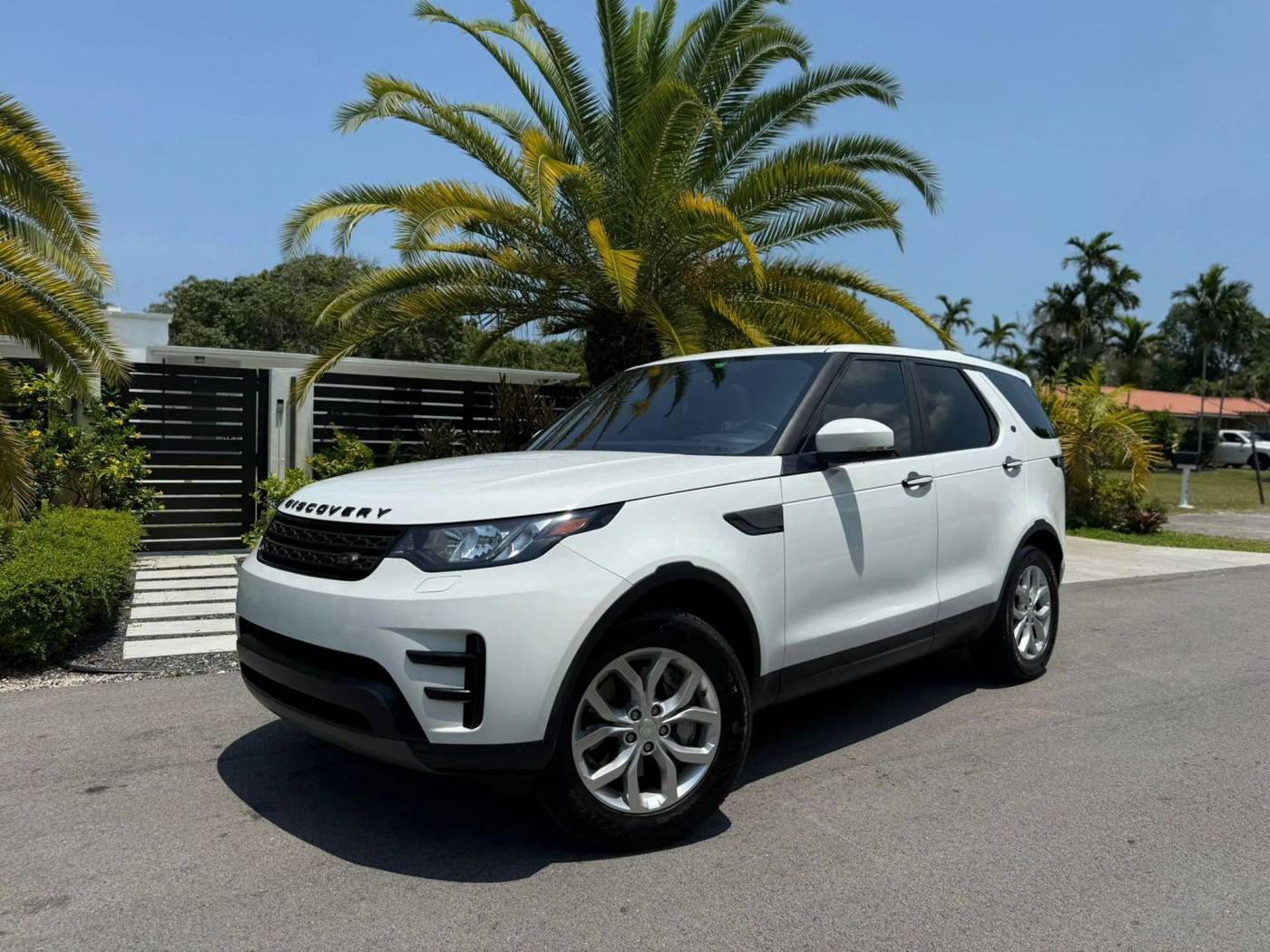 2018 Land Rover Discovery SE — SUV — 112,911 mi — Miami, FL