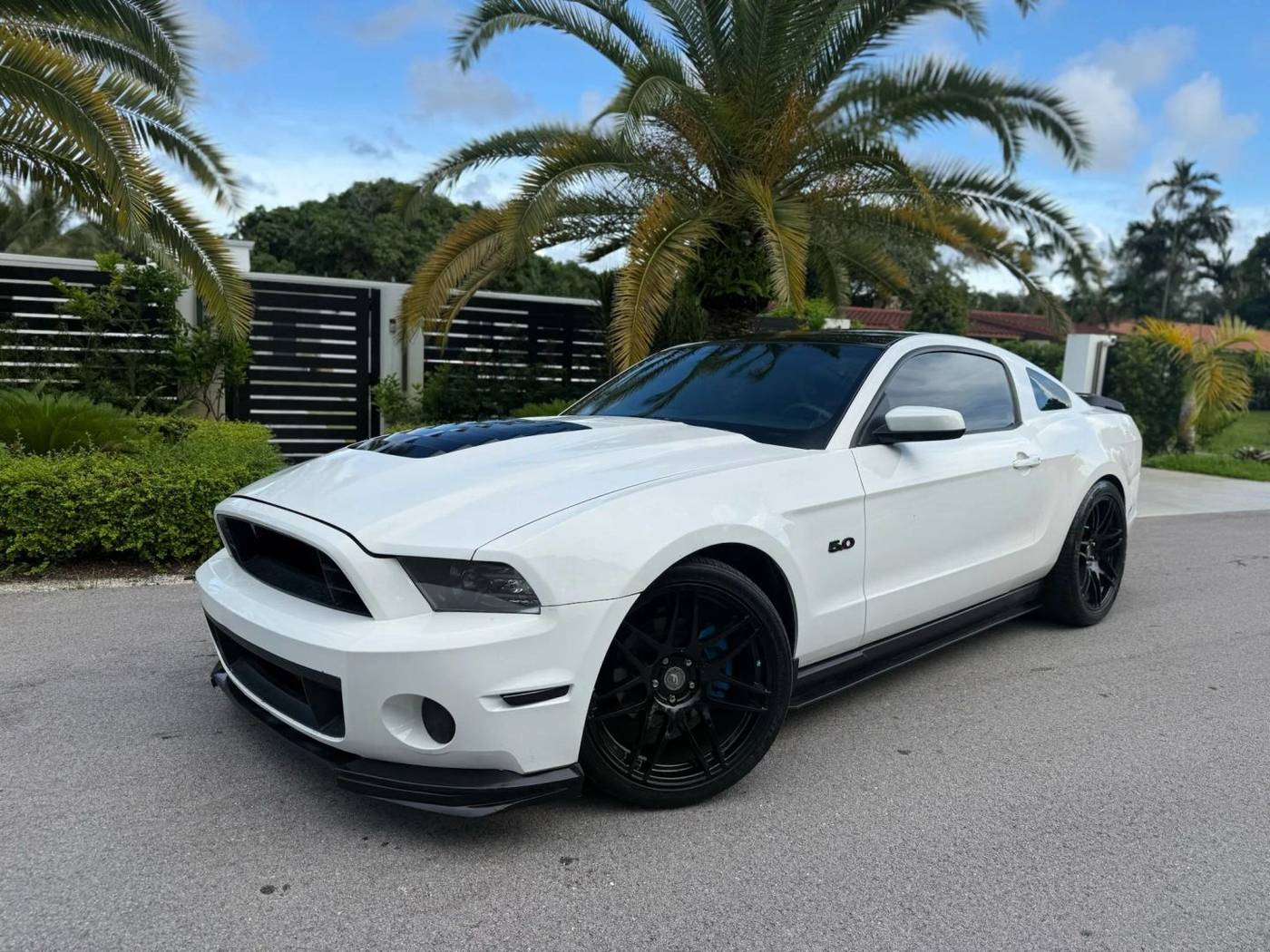 2011 Ford Mustang GT Premium — Coupe — 131,518 mi — Miami, FL