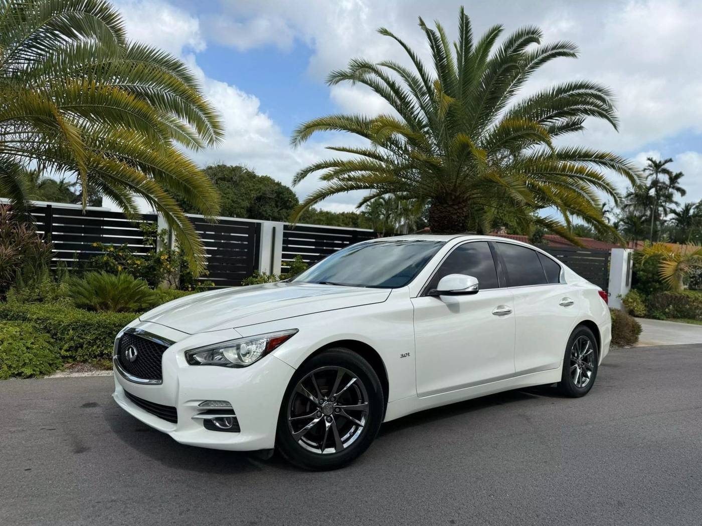 2017 INFINITI Q50 3.0t Signature Ed. — Sedan — 85,063 mi — Miami, FL