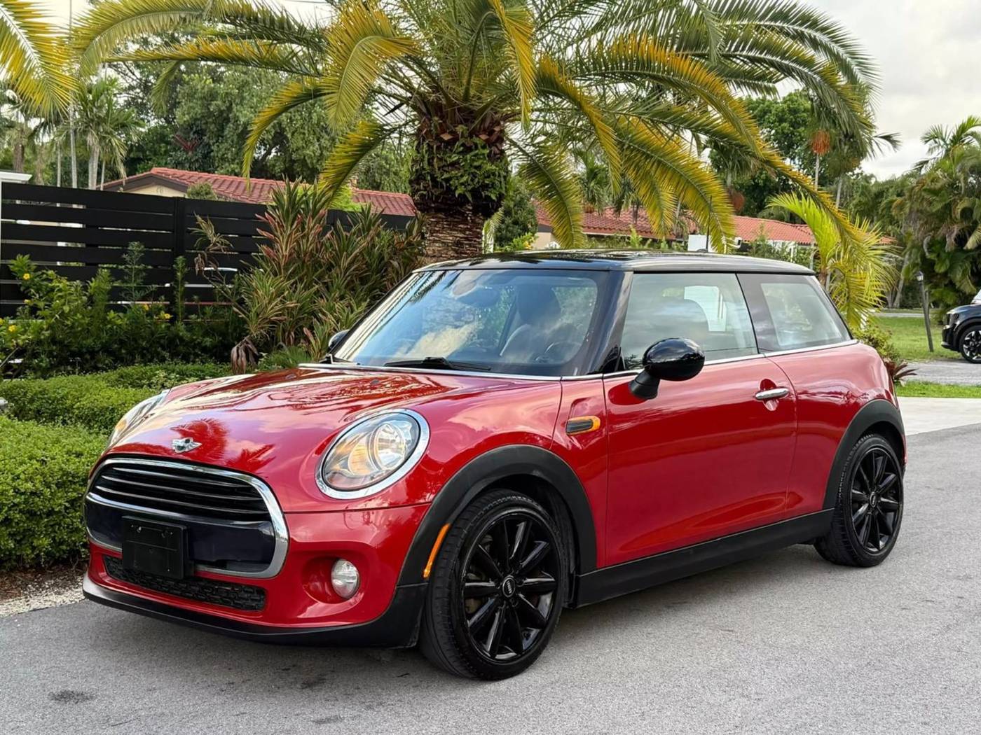 2017 MINI Hardtop Cooper — Hatchback — 86,792 mi — Miami, FL