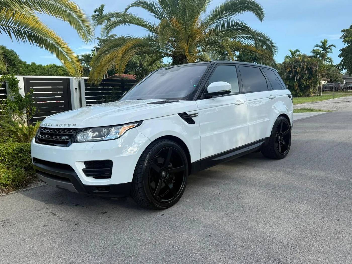 2017 Land Rover Range Rover Sport SE — SUV — 76,913 mi — Miami, FL
