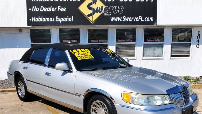 2002 Lincoln Town Car Signature — Sedan — 152,701 mi — Longwood, FL
