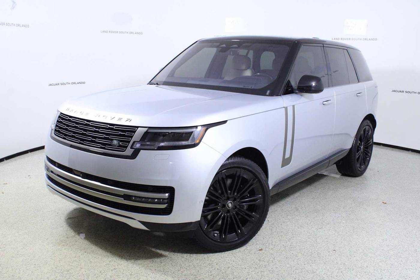 2023 Land Rover Range Rover SE — SUV — 25,273 mi — Orlando, FL