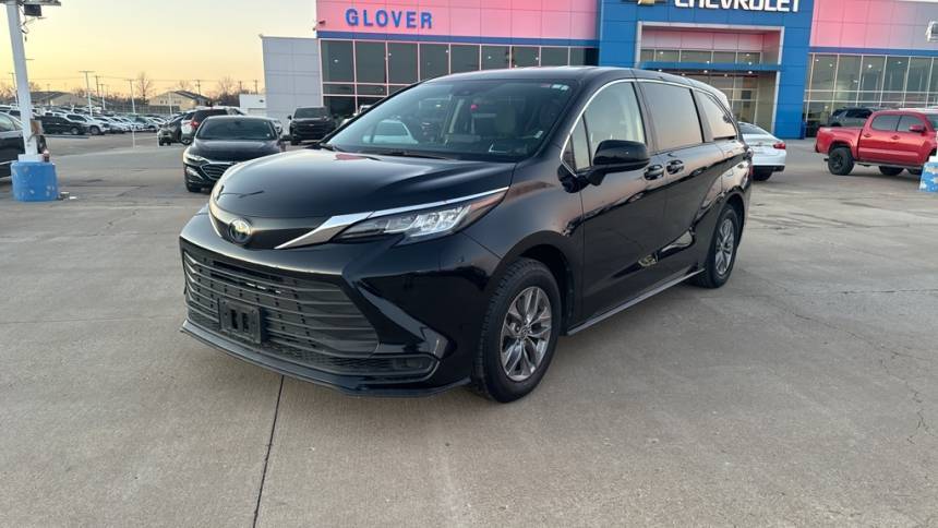 2023 Toyota Sienna LE — Minivan — 40,083 mi — Tulsa, OK