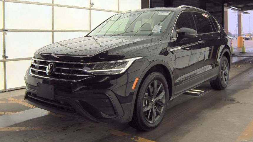 2023 Volkswagen Tiguan SE — SUV — 5,451 mi — Tulsa, OK