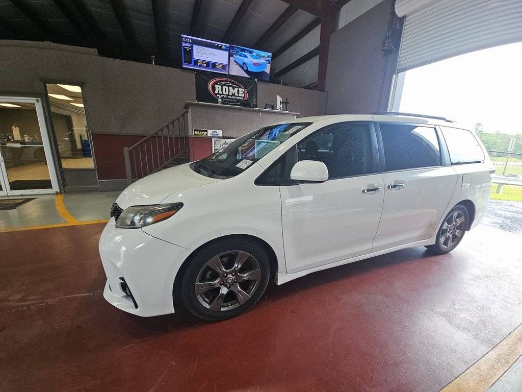 2018 Toyota Sienna SE — Minivan — 61,722 mi — Tulsa, OK