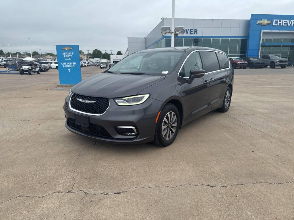 2022 Chrysler Pacifica Hybrid Touring L — Minivan — 74,600 mi — Tulsa, OK