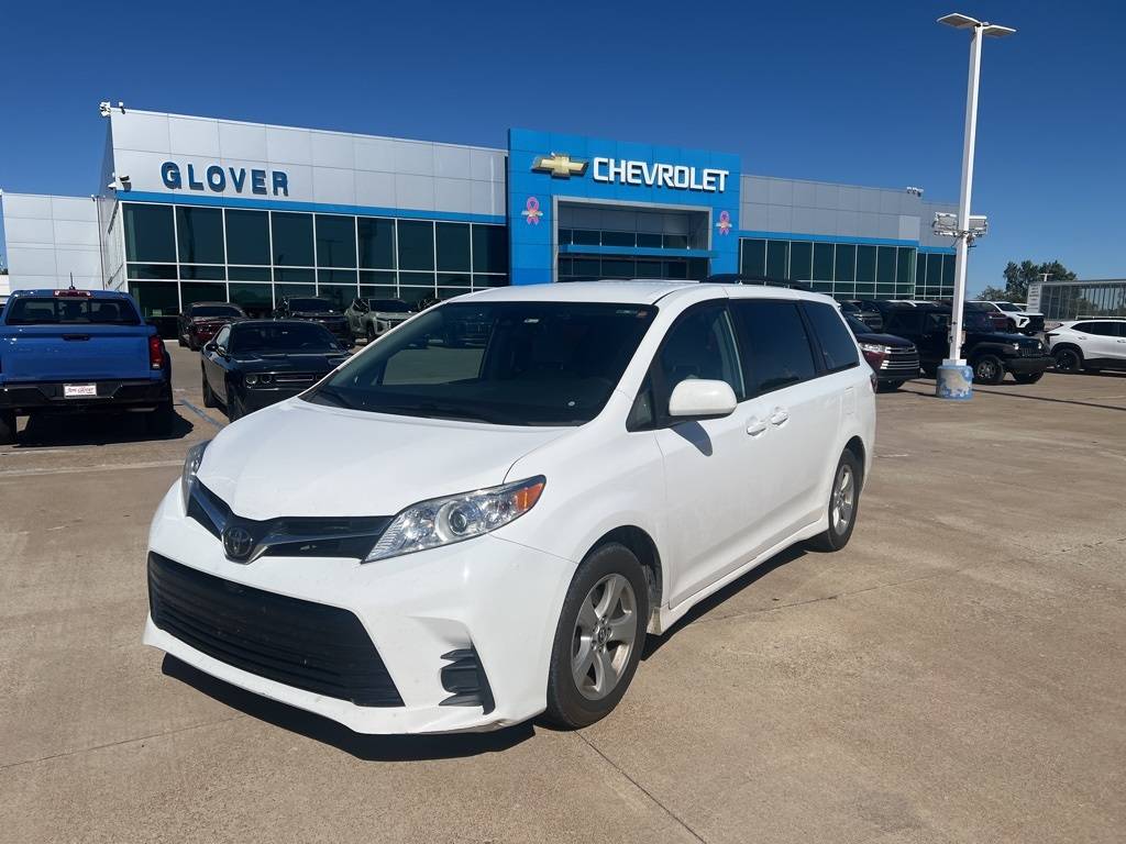 2019 Toyota Sienna LE — Minivan — 105,726 mi — Tulsa, OK