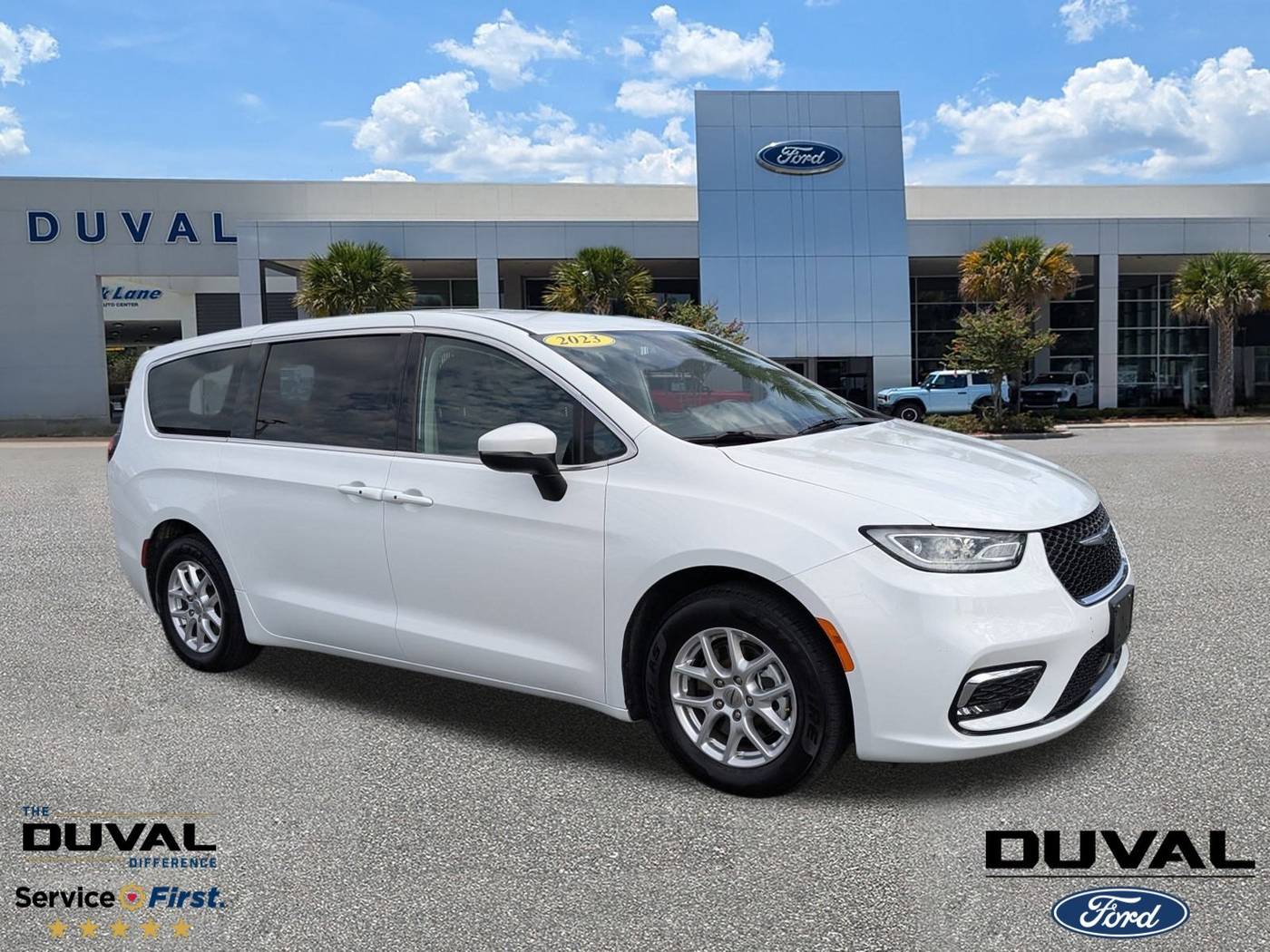 2023 Chrysler Pacifica Touring L — Minivan — 68,384 mi — Jacksonville, FL