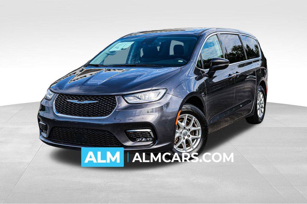2023 Chrysler Pacifica Touring L — Minivan — 67,550 mi — Newnan, GA