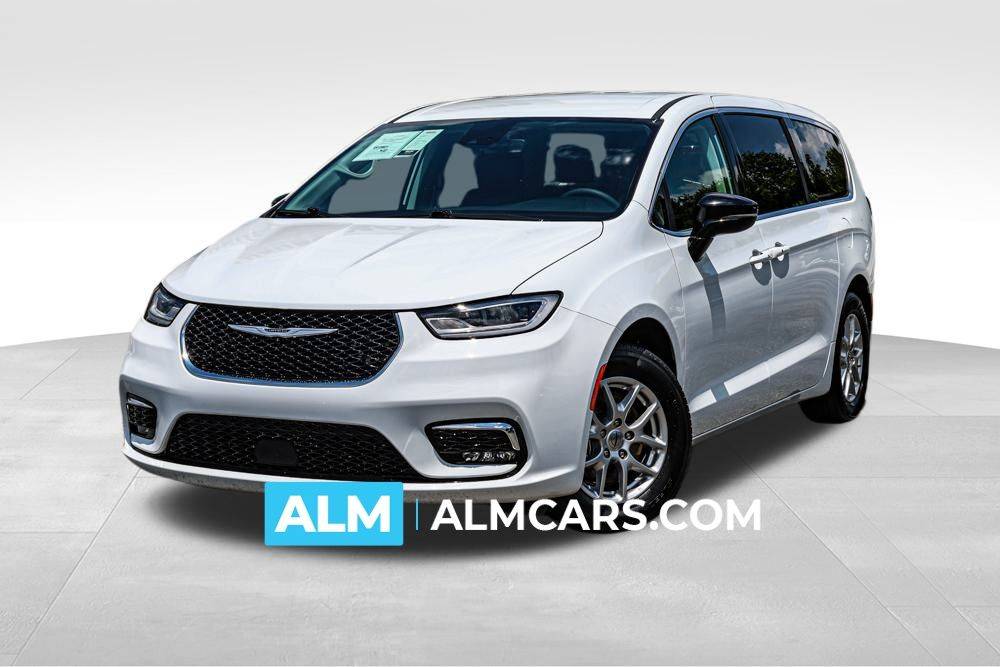 2024 Chrysler Pacifica Touring L — Minivan — 60,156 mi — Newnan, GA