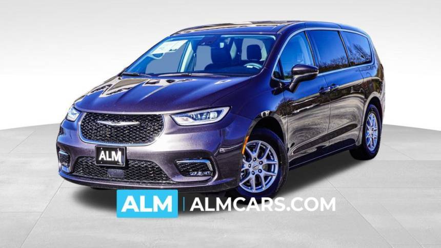 2023 Chrysler Pacifica Touring L — Minivan — 60,529 mi — Newnan, GA