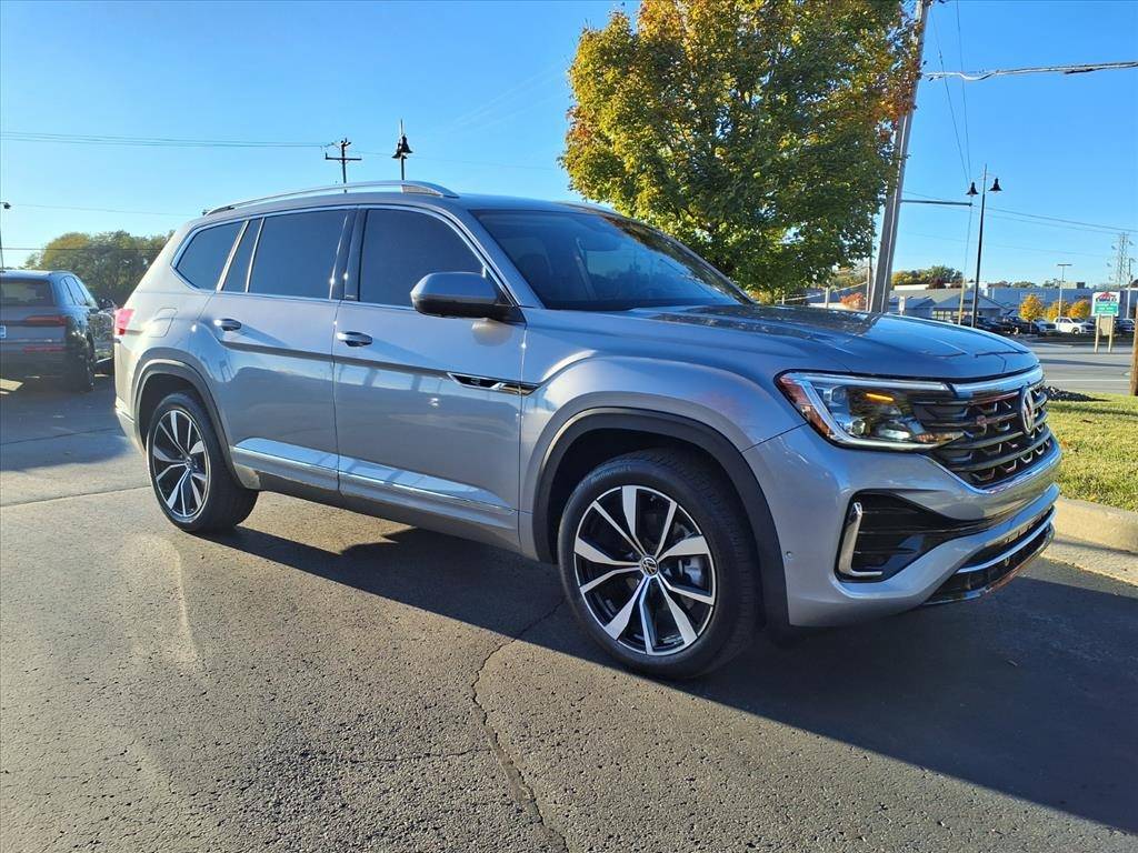 2025 Volkswagen Atlas SEL Premium R-Line — SUV — 16,779 mi — Franklin, WI