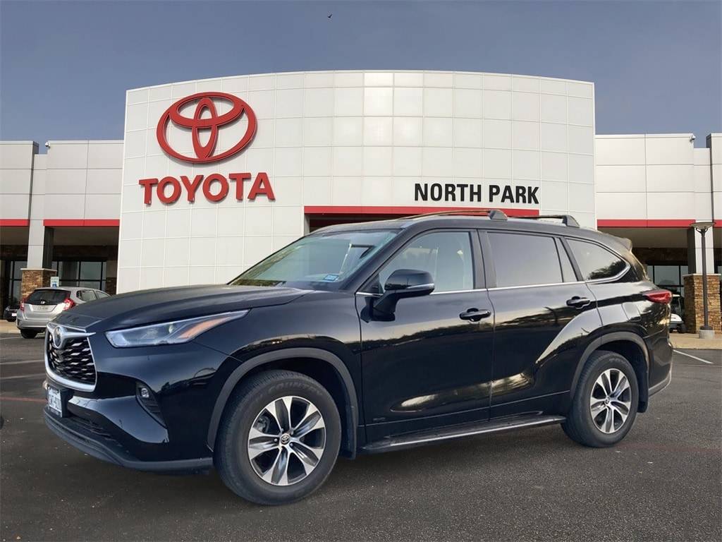 2023 Toyota Highlander Hybrid XLE — SUV — 21,470 mi — San Antonio, TX