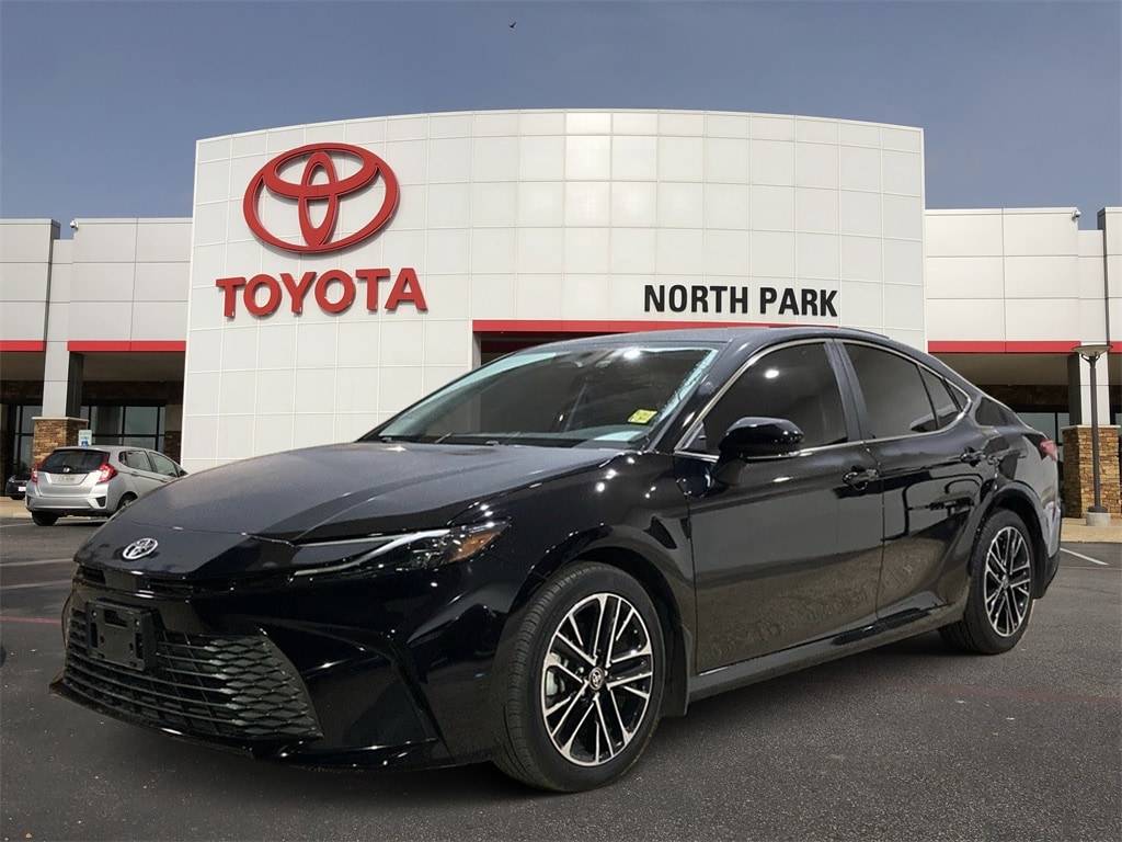 2025 Toyota Camry XLE — Sedan — 5,676 mi — San Antonio, TX