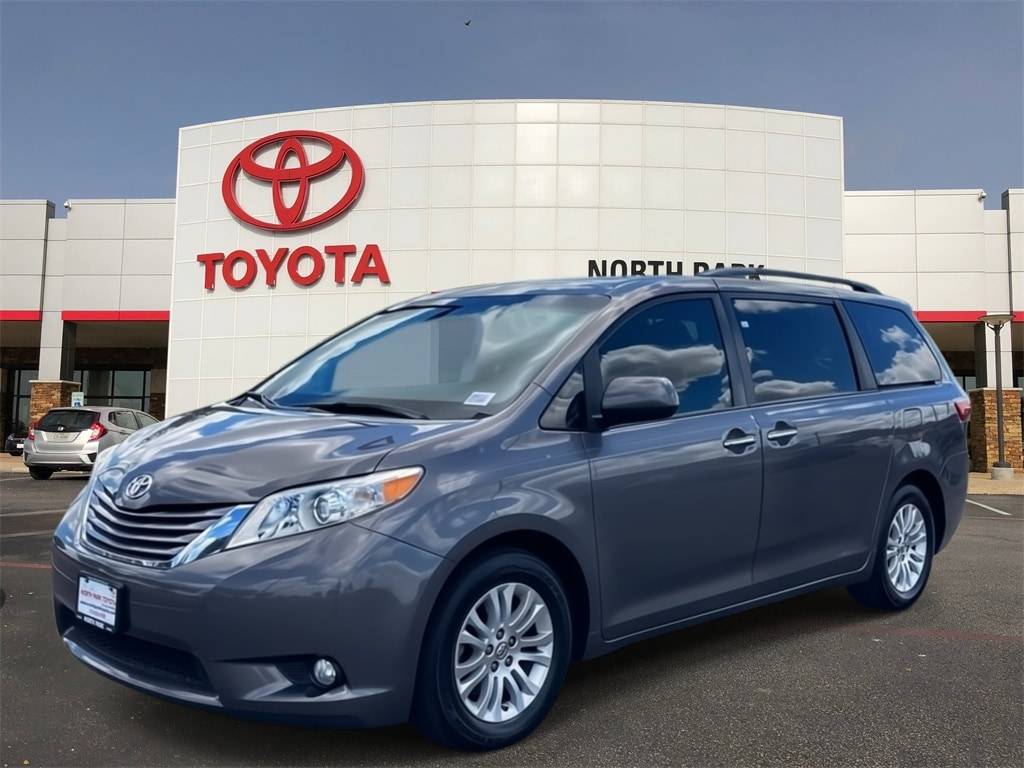 2017 Toyota Sienna XLE — Minivan — 200,719 mi — San Antonio, TX