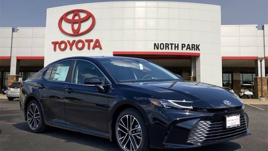 2025 Toyota Camry Hybrid XLE — Sedan — 20,903 mi — San Antonio, TX