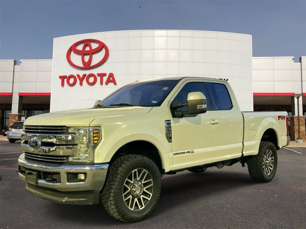 2018 Ford Super Duty F-350 Lariat — Pickup Truck — 160,095 mi — San Antonio, TX