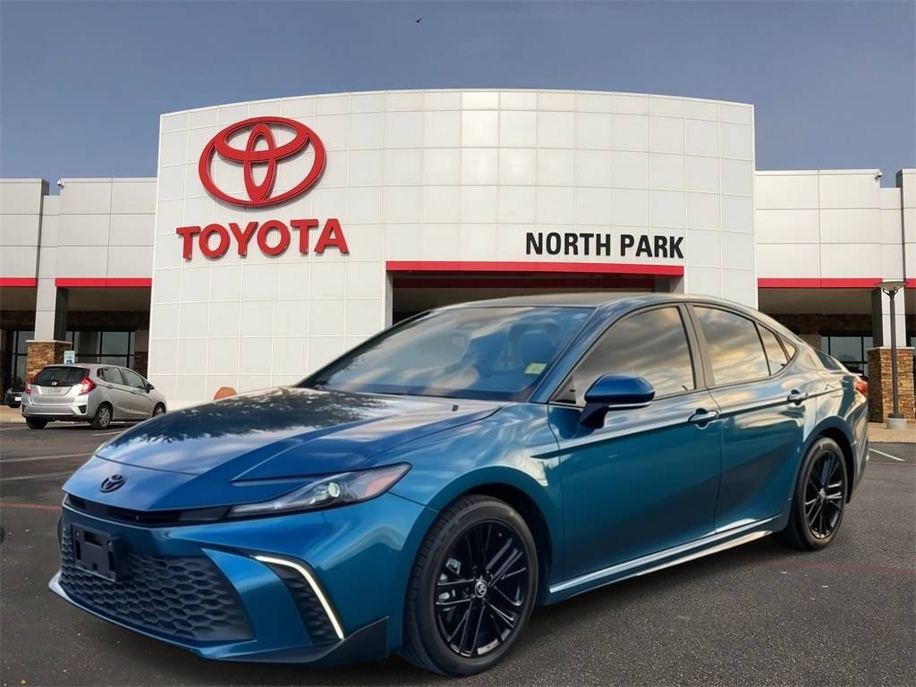 2025 Toyota Camry Hybrid SE — Sedan — 15,922 mi — San Antonio, TX