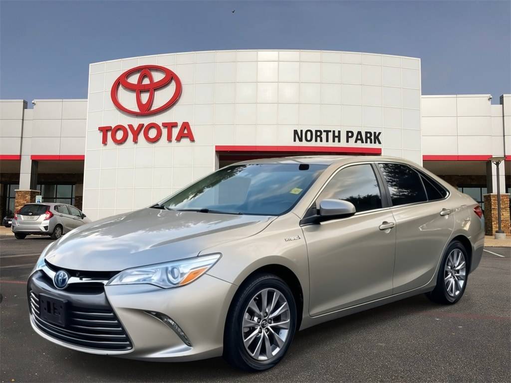 2017 Toyota Camry Hybrid XLE — Sedan — 143,966 mi — San Antonio, TX