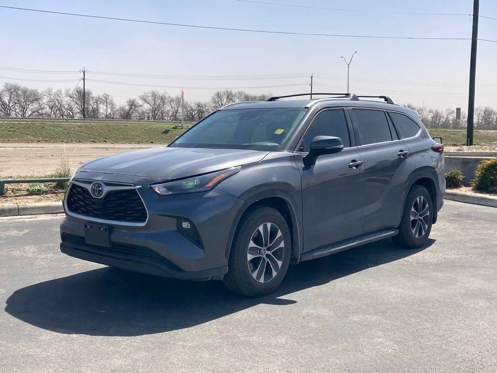 2024 Toyota Highlander LE — SUV — 10,660 mi — San Antonio, TX