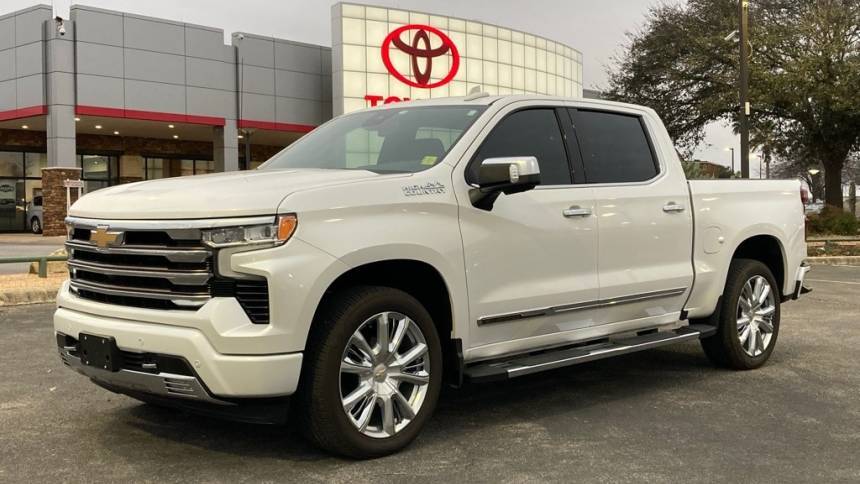 2022 Chevrolet Silverado 1500 High Country — Pickup Truck — 5,621 mi — San Antonio, TX