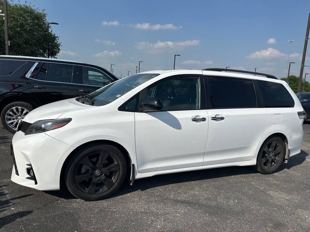 2020 Toyota Sienna SE — Minivan — 97,191 mi — San Antonio, TX