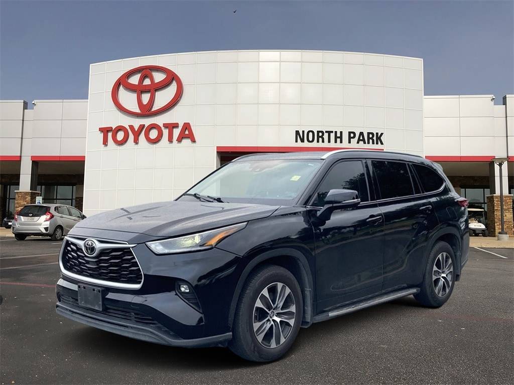 2021 Toyota Highlander XLE — SUV — 68,630 mi — San Antonio, TX