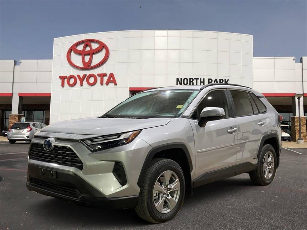 2024 Toyota RAV4 Hybrid XLE — SUV — 5,714 mi — San Antonio, TX