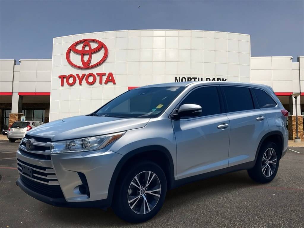2019 Toyota Highlander LE V6 — SUV — 101,781 mi — San Antonio, TX