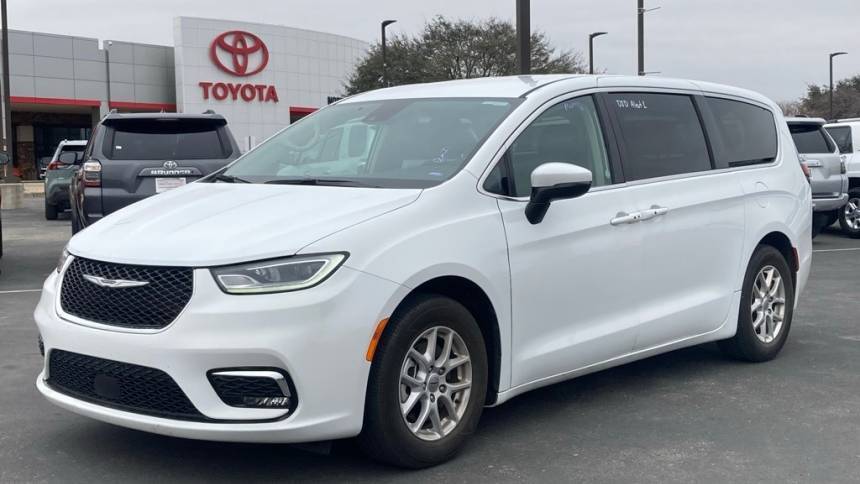 2023 Chrysler Pacifica Touring L — Minivan — 53,966 mi — San Antonio, TX