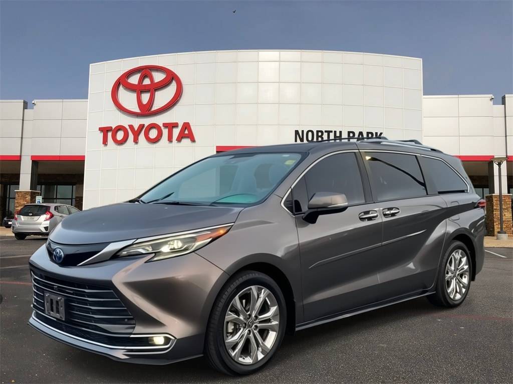 2024 Toyota Sienna Platinum — Minivan — 35,482 mi — San Antonio, TX